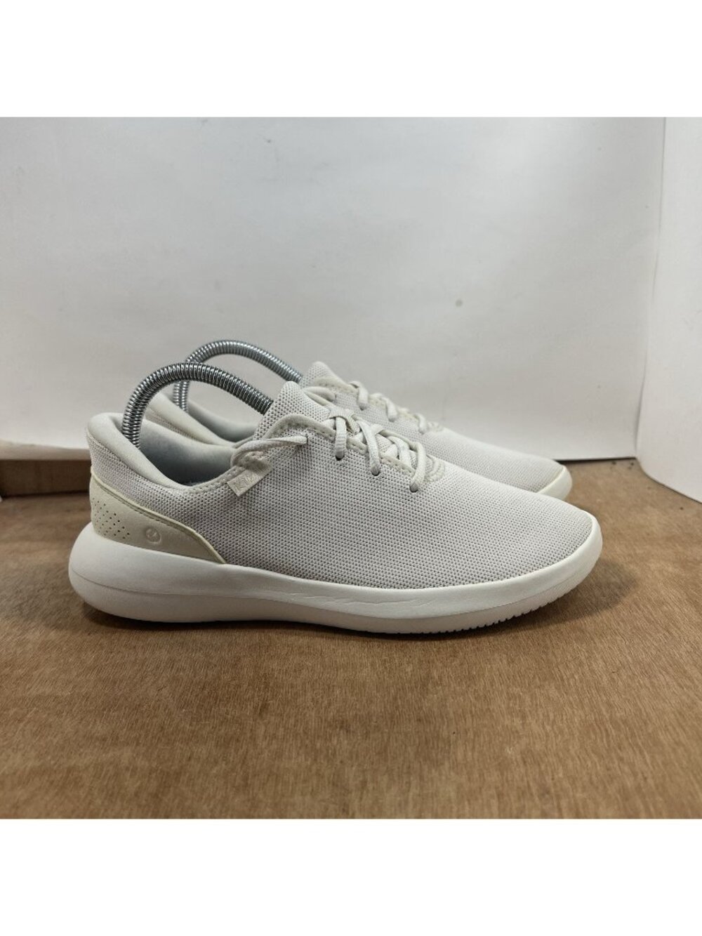 KIZIK Lima Women’s Size 8.5 Wide White Hand Free Athletic Shoes